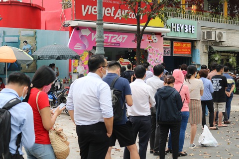 Hủy vé máy bay không trả phí, kiện ra tòa được mà! - Ảnh 1. Hủy vé máy bay không trả phí, kiện ra tòa được mà! - Ảnh 1.
