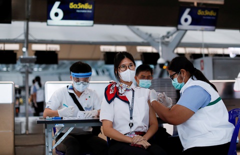 Nhật, Malaysia, Thái Lan... bật đèn xanh cho tư nhân phân phối vắc xin COVID-19 - Ảnh 1. Nhật, Malaysia, Thái Lan... bật đèn xanh cho tư nhân phân phối vắc xin COVID-19 - Ảnh 1.