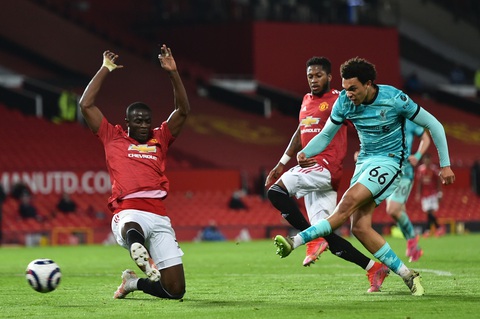 Ngược dòng trước Man Utd tại Old Trafford, Liverpool tiến sát top 4 - Ảnh 4. Ngược dòng trước Man Utd tại Old Trafford, Liverpool tiến sát top 4 - Ảnh 4.