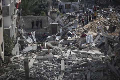 Tan hoang sau những cuộc không kích giữa Israel - Hamas - Ảnh 8. Tan hoang sau những cuộc không kích giữa Israel - Hamas - Ảnh 8.