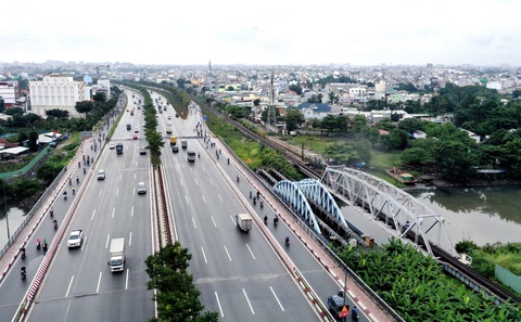 Tháo điểm nghẽn cho TP.HCM bứt phá - Ảnh 1. Tháo điểm nghẽn cho TP.HCM bứt phá - Ảnh 1.