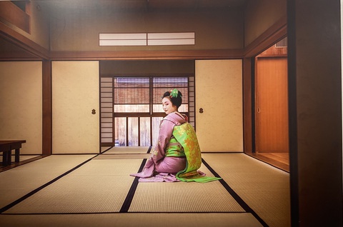 Khoảnh khắc bí ẩn các Maiko Nhật Bản qua khung hình đẹp hút hồn của nhiếp ảnh gia Pháp - Ảnh 7. Khoảnh khắc bí ẩn các Maiko Nhật Bản qua khung hình đẹp hút hồn của nhiếp ảnh gia Pháp - Ảnh 7.
