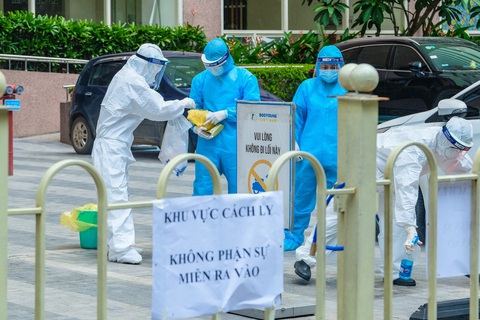 Hà Nội xét nghiệm tất cả người từ Đà Nẵng về, yêu cầu tự cách ly 21 ngày - Ảnh 1. Hà Nội xét nghiệm tất cả người từ Đà Nẵng về, yêu cầu tự cách ly 21 ngày - Ảnh 1.