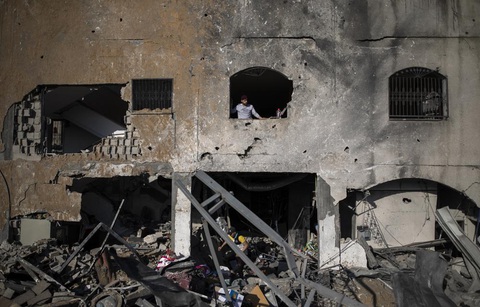 Tan hoang sau những cuộc không kích giữa Israel - Hamas - Ảnh 7. Tan hoang sau những cuộc không kích giữa Israel - Hamas - Ảnh 7.