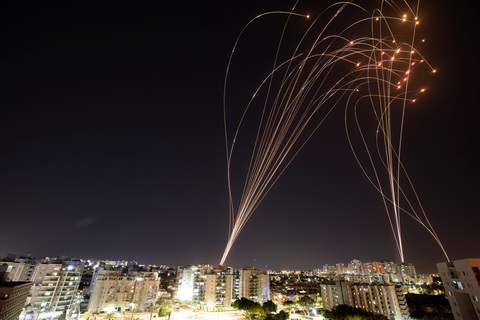 Israel và Hamas đang dùng vũ khí gì để tấn công, đánh chặn nhau? - Ảnh 6. Israel và Hamas đang dùng vũ khí gì để tấn công, đánh chặn nhau? - Ảnh 6.