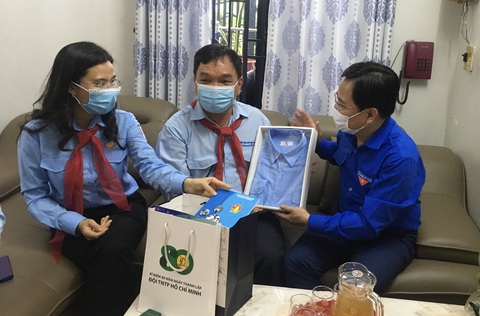 Chúc mừng thầy tổng phụ trách Đội có sinh nhật trùng sinh nhật Đội - Ảnh 5. Chúc mừng thầy tổng phụ trách Đội có sinh nhật trùng sinh nhật Đội - Ảnh 5.