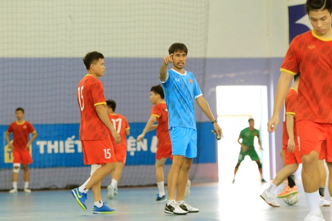 HLV Phạm Minh Giang hạnh phúc khi là HLV người Việt đầu tiên đưa futsal VN dự World Cup - Ảnh 2. HLV Phạm Minh Giang hạnh phúc khi là HLV người Việt đầu tiên đưa futsal VN dự World Cup - Ảnh 2.