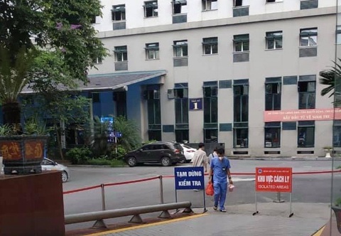Nhật ký bác sĩ bị cách ly: Cậu em bật tivi rồi ngồi đó mà mắt nhìn lên trần nhà... - Ảnh 1. Nhật ký bác sĩ bị cách ly: Cậu em bật tivi rồi ngồi đó mà mắt nhìn lên trần nhà... - Ảnh 1.