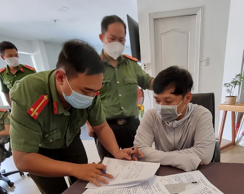 Bắt 1 giám đốc giúp người nước ngoài nhập cảnh trái phép dưới vỏ ‘chuyên gia’ - Ảnh 2. Bắt 1 giám đốc giúp người nước ngoài nhập cảnh trái phép dưới vỏ ‘chuyên gia’ - Ảnh 2.