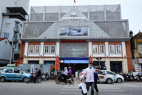 Vụ Bệnh viện Tim Hà Nội: Bắt giám đốc và kế toán trưởng Công ty thiết bị y tế Hoàng Nga - Ảnh 1. Vụ Bệnh viện Tim Hà Nội: Bắt giám đốc và kế toán trưởng Công ty thiết bị y tế Hoàng Nga - Ảnh 1.