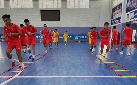 Tuyển futsal Việt Nam lên đường sang UAE chinh phục vé dự World Cup 2021 - Ảnh 2. Tuyển futsal Việt Nam lên đường sang UAE chinh phục vé dự World Cup 2021 - Ảnh 2.