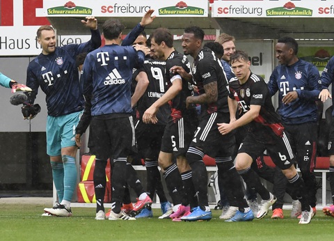 Lewandowski cân bằng kỷ lục 49 năm của huyền thoại Gerd Muller - Ảnh 2. Lewandowski cân bằng kỷ lục 49 năm của huyền thoại Gerd Muller - Ảnh 2.