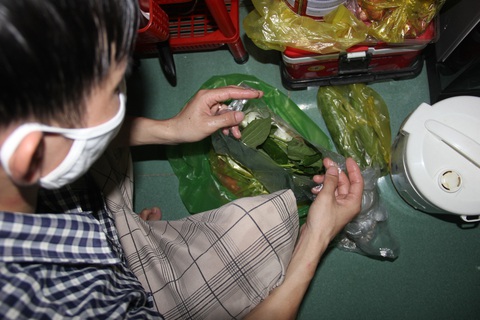Công nhân trong nỗi buồn đại dịch - Ảnh 4. Công nhân trong nỗi buồn đại dịch - Ảnh 4.