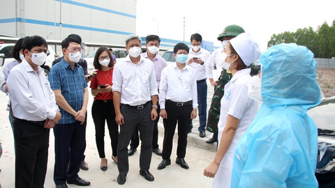Chủ tịch Bắc Giang: Tỉnh thiếu kinh nghiệm chống dịch ở KCN, xin lập bệnh viện dã chiến - Ảnh 1. Chủ tịch Bắc Giang: Tỉnh thiếu kinh nghiệm chống dịch ở KCN, xin lập bệnh viện dã chiến - Ảnh 1.
