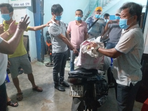 Vụ mang xà beng đột nhập tiệm vàng lấy sạch 300 lượng: bắt nghi phạm ở trọ cùng phường - Ảnh 3. Vụ mang xà beng đột nhập tiệm vàng lấy sạch 300 lượng: bắt nghi phạm ở trọ cùng phường - Ảnh 3.