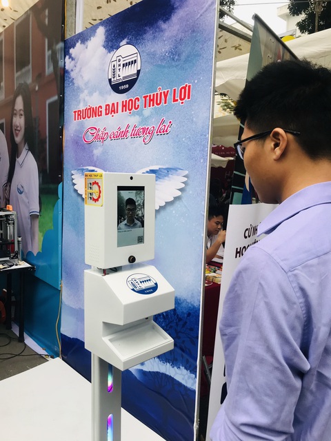 Máy khai báo y tế 3 trong 1 - Ảnh 1. Máy khai báo y tế 3 trong 1 - Ảnh 1.