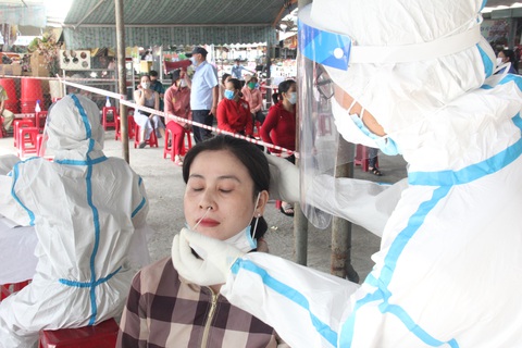 Ngày mai, xét nghiệm COVID đại diện mỗi hộ gia đình ở Đà Nẵng - Ảnh 1. Ngày mai, xét nghiệm COVID đại diện mỗi hộ gia đình ở Đà Nẵng - Ảnh 1.