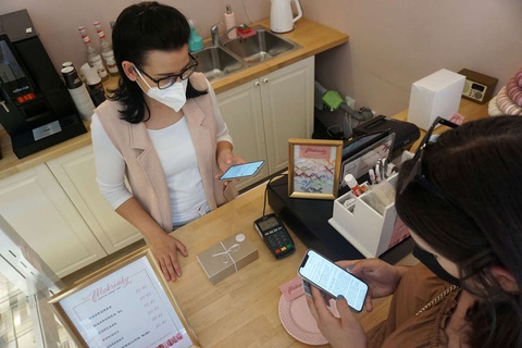 Một thị trấn tại Séc phát hành tiền riêng để phục hồi kinh tế hậu phong tỏa - Ảnh 1. Một thị trấn tại Séc phát hành tiền riêng để phục hồi kinh tế hậu phong tỏa - Ảnh 1.