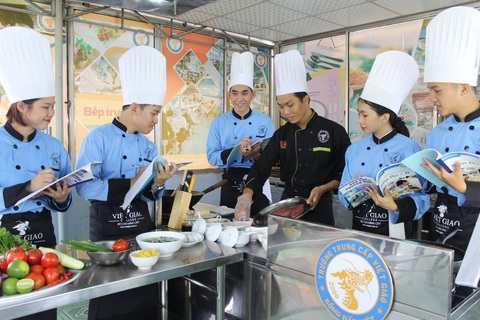 Điều cần biết khi học nghề bếp ở hướng nghiệp Việt Giao - Ảnh 3. Điều cần biết khi học nghề bếp ở hướng nghiệp Việt Giao - Ảnh 3.