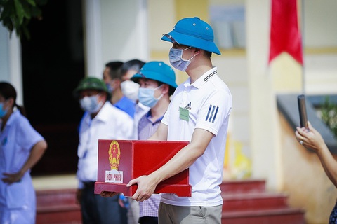 Hòa Bình tổ chức diễn tập bỏ phiếu bầu cử tại các điểm cách ly - Ảnh 2. Hòa Bình tổ chức diễn tập bỏ phiếu bầu cử tại các điểm cách ly - Ảnh 2.