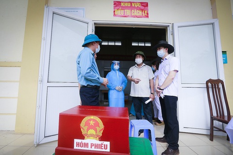 Hòa Bình tổ chức diễn tập bỏ phiếu bầu cử tại các điểm cách ly - Ảnh 6. Hòa Bình tổ chức diễn tập bỏ phiếu bầu cử tại các điểm cách ly - Ảnh 6.