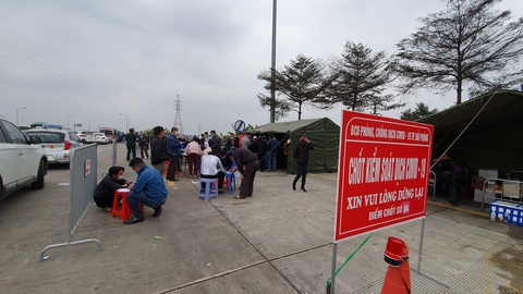 Hải Phòng hỏa tốc: Không tập trung quá 10 người, quán ăn ngưng bán tại chỗ - Ảnh 1. Hải Phòng hỏa tốc: Không tập trung quá 10 người, quán ăn ngưng bán tại chỗ - Ảnh 1.