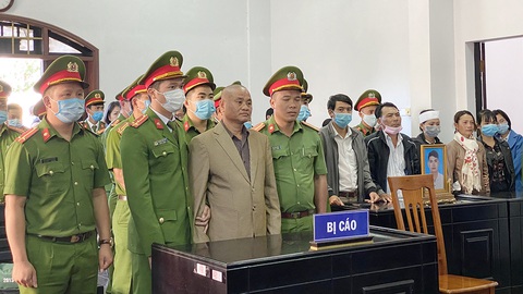 Hai nhân chứng mới trong vụ bí thư xã giết người đốt xác khai gì? - Ảnh 1. Hai nhân chứng mới trong vụ bí thư xã giết người đốt xác khai gì? - Ảnh 1.