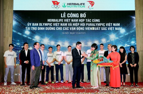 Herbalife Việt Nam tài trợ sản phẩm dinh dưỡng cho các vận động viên Việt Nam xuất sắc - Ảnh 1. Herbalife Việt Nam tài trợ sản phẩm dinh dưỡng cho các vận động viên Việt Nam xuất sắc - Ảnh 1.