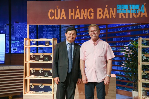 Shark Phú chiêu mộ startup người Mỹ làm khóa chống trộm - Ảnh 4. Shark Phú chiêu mộ startup người Mỹ làm khóa chống trộm - Ảnh 4.