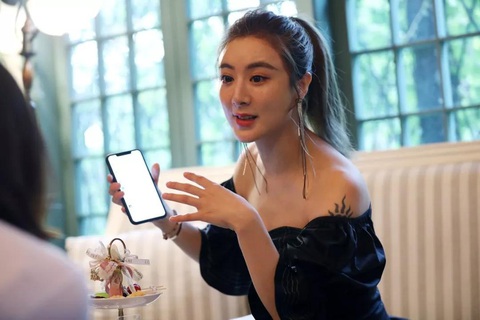 Nữ hoàng livestream bán tên lửa vào top 500 tỉ phú Trung Quốc - Ảnh 2. Nữ hoàng livestream bán tên lửa vào top 500 tỉ phú Trung Quốc - Ảnh 2.
