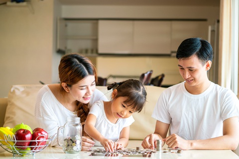 Dạy con kiếm tiền, mấy ai dám nói thẳng - Ảnh 1. Dạy con kiếm tiền, mấy ai dám nói thẳng - Ảnh 1.