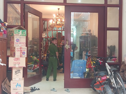 Bị khởi tố, gia đình Toòng Ve đưa ra sổ điều trị tâm thần, bệnh viện nói sổ hết giá trị từ 2017 - Ảnh 1. Bị khởi tố, gia đình Toòng Ve đưa ra sổ điều trị tâm thần, bệnh viện nói sổ hết giá trị từ 2017 - Ảnh 1.