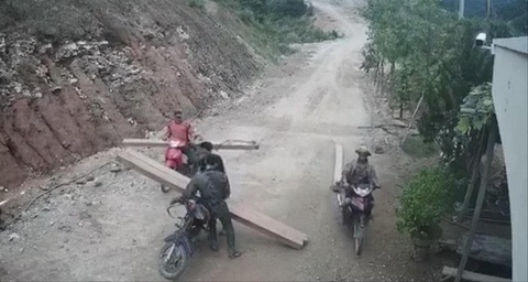 Phá rừng, 3 người bị xử phạt gần 250 triệu đồng - Ảnh 1. Phá rừng, 3 người bị xử phạt gần 250 triệu đồng - Ảnh 1.