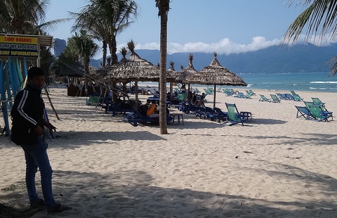 Du khách đến Đà Nẵng giảm, chỉ loanh quanh khu nghỉ dưỡng - Ảnh 1. Du khách đến Đà Nẵng giảm, chỉ loanh quanh khu nghỉ dưỡng - Ảnh 1.