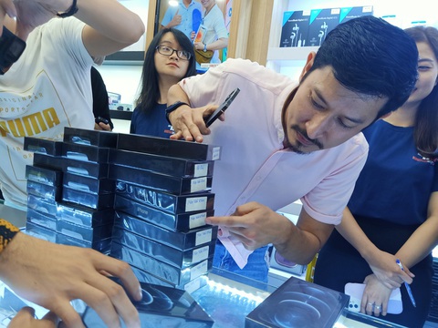 Doanh số smartphone 5G tăng bùng nổ, Bkav cũng công bố nhập cuộc - Ảnh 1. Doanh số smartphone 5G tăng bùng nổ, Bkav cũng công bố nhập cuộc - Ảnh 1.