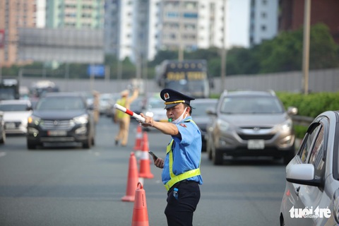 Chiều về Hà Nội nhiều xe nhưng chạy được - Ảnh 2. Chiều về Hà Nội nhiều xe nhưng chạy được - Ảnh 2.
