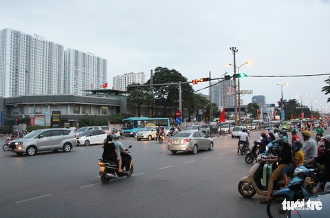 Chiều về Hà Nội nhiều xe nhưng chạy được - Ảnh 7. Chiều về Hà Nội nhiều xe nhưng chạy được - Ảnh 7.