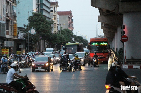 Chiều về Hà Nội nhiều xe nhưng chạy được - Ảnh 8. Chiều về Hà Nội nhiều xe nhưng chạy được - Ảnh 8.