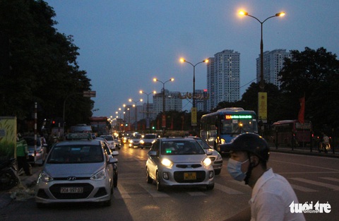 Chiều về Hà Nội nhiều xe nhưng chạy được - Ảnh 10. Chiều về Hà Nội nhiều xe nhưng chạy được - Ảnh 10.