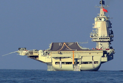 Trung Quốc đưa tàu sân bay thứ hai xuống Biển Đông - Ảnh 1. Trung Quốc đưa tàu sân bay thứ hai xuống Biển Đông - Ảnh 1.