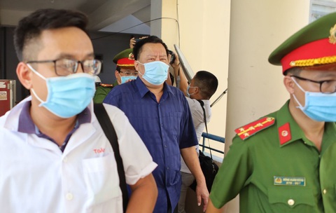 Khởi tố, bắt tạm giam nguyên phó chủ tịch tỉnh và nguyên giám đốc sở tại Khánh Hòa - Ảnh 5. Khởi tố, bắt tạm giam nguyên phó chủ tịch tỉnh và nguyên giám đốc sở tại Khánh Hòa - Ảnh 5.