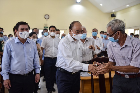 Chủ tịch nước Nguyễn Xuân Phúc: Để chiếc trực thăng mang tên TP.HCM cất cánh - Ảnh 1. Chủ tịch nước Nguyễn Xuân Phúc: Để chiếc trực thăng mang tên TP.HCM cất cánh - Ảnh 1.