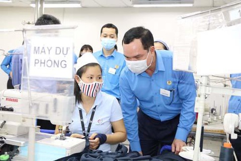 Không để người lao động trong khu cách ly thiếu đói - Ảnh 1. Không để người lao động trong khu cách ly thiếu đói - Ảnh 1.