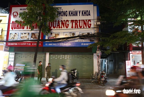 TP.HCM đình chỉ hoạt động 1 phòng khám liên quan ca nghi mắc COVID-19 - Ảnh 1. TP.HCM đình chỉ hoạt động 1 phòng khám liên quan ca nghi mắc COVID-19 - Ảnh 1.