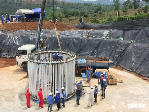 Sử dụng lao động Trung Quốc không phép tại dự án điện gió vì… áp lực tiến độ? - Ảnh 2. Sử dụng lao động Trung Quốc không phép tại dự án điện gió vì… áp lực tiến độ? - Ảnh 2.