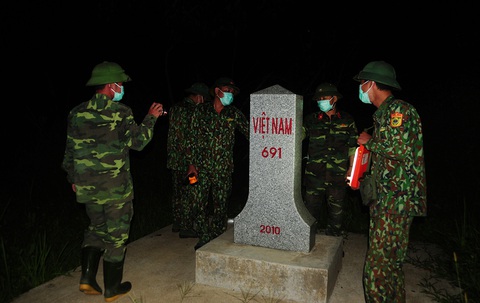 Chống dịch giữa rừng già biên viễn - Ảnh 3. Chống dịch giữa rừng già biên viễn - Ảnh 3.