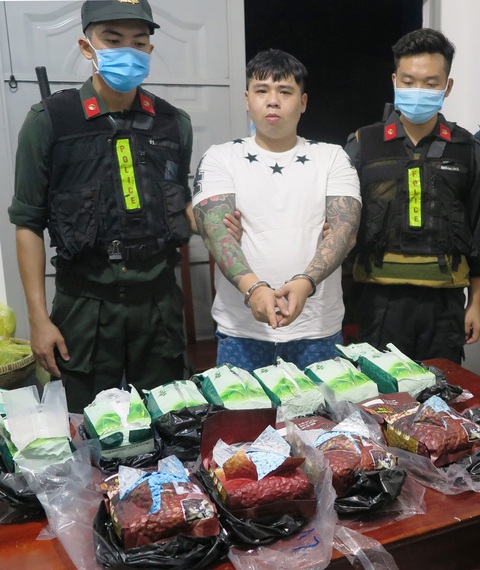 Công an Tây Ninh phá đường dây tiêu thụ 20kg ma túy tại TP.HCM - Ảnh 1. Công an Tây Ninh phá đường dây tiêu thụ 20kg ma túy tại TP.HCM - Ảnh 1.