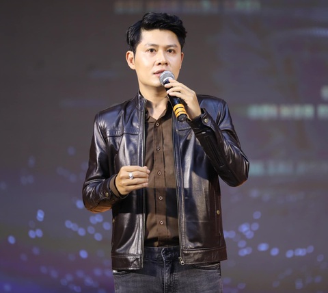 Bán hit gắn với tên tuổi Cao Thái Sơn cho Nathan Lee: Nhạc sĩ Nguyễn Văn Chung nói mình không sai - Ảnh 3. Bán hit gắn với tên tuổi Cao Thái Sơn cho Nathan Lee: Nhạc sĩ Nguyễn Văn Chung nói mình không sai - Ảnh 3.