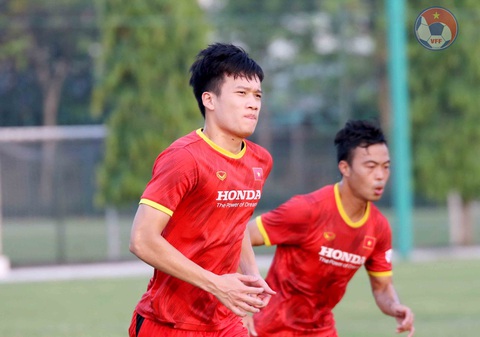 Hoàng Đức hồi phục thần tốc, tuyển Việt Nam làm bài kiểm tra thể lực - Ảnh 1. Hoàng Đức hồi phục thần tốc, tuyển Việt Nam làm bài kiểm tra thể lực - Ảnh 1.