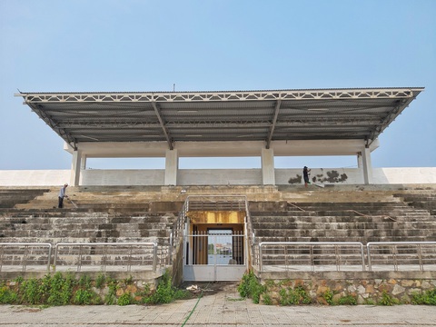 Trung tâm văn hóa thể thao 21 tỉ đồng ở Thừa Thiên Huế xây 8 năm vẫn chưa xong - Ảnh 1. Trung tâm văn hóa thể thao 21 tỉ đồng ở Thừa Thiên Huế xây 8 năm vẫn chưa xong - Ảnh 1.